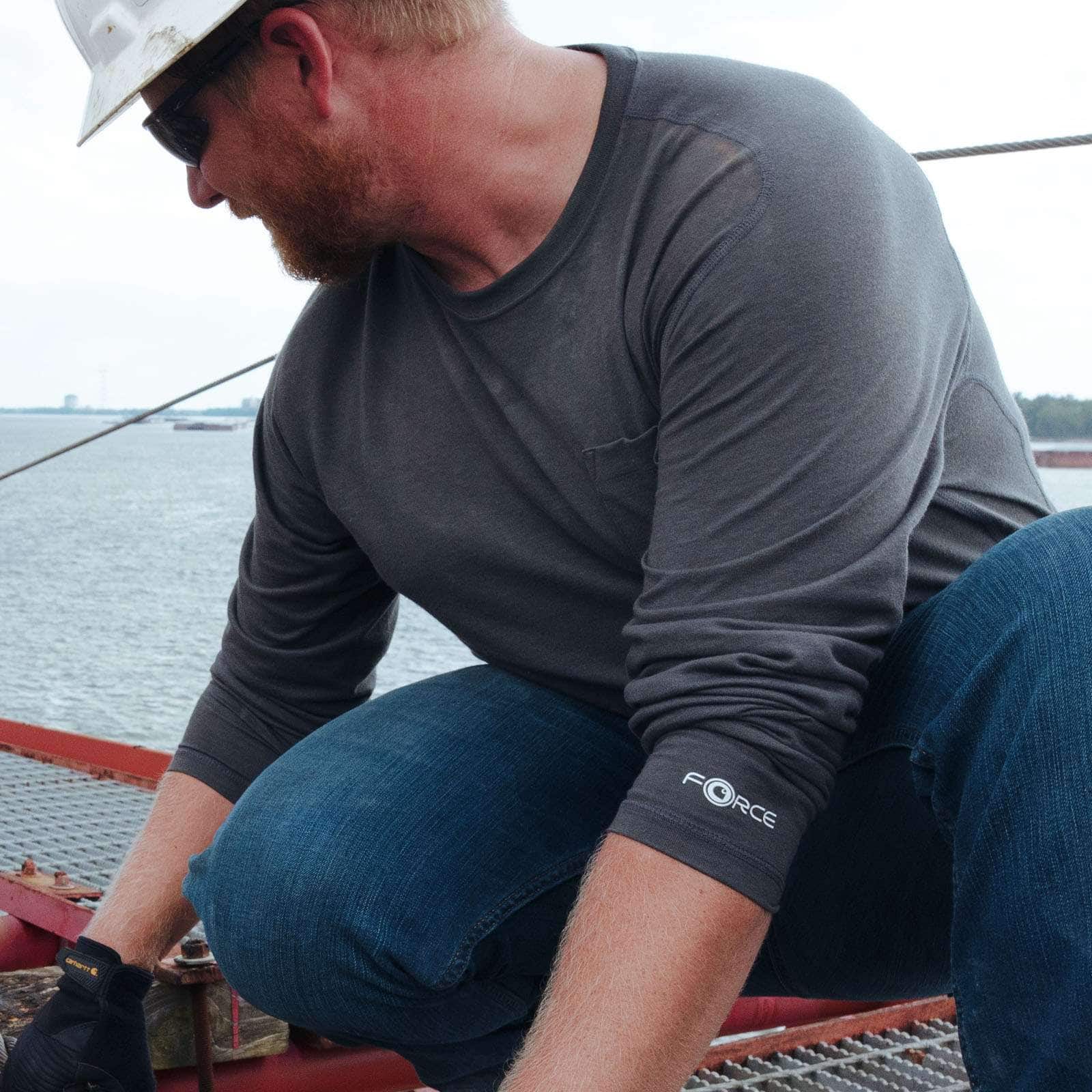 Additional thumbnail 3 of Maglia a maniche lunghe con taschino di media pesantezza Carhartt Force™ relaxed