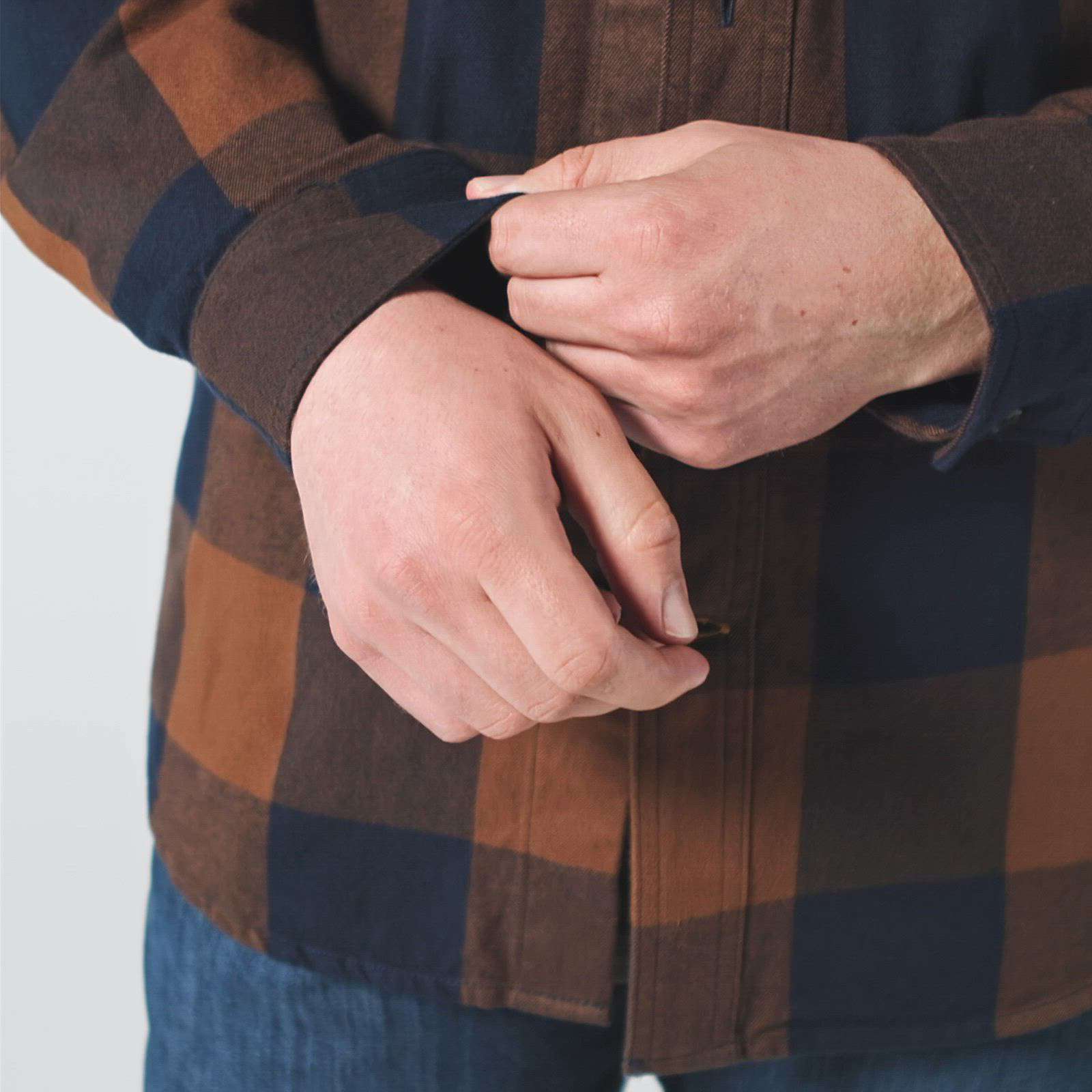 Additional thumbnail 2 of Loose Fit Heavyweight Flannel Long-Sleeve Plaid Shirt