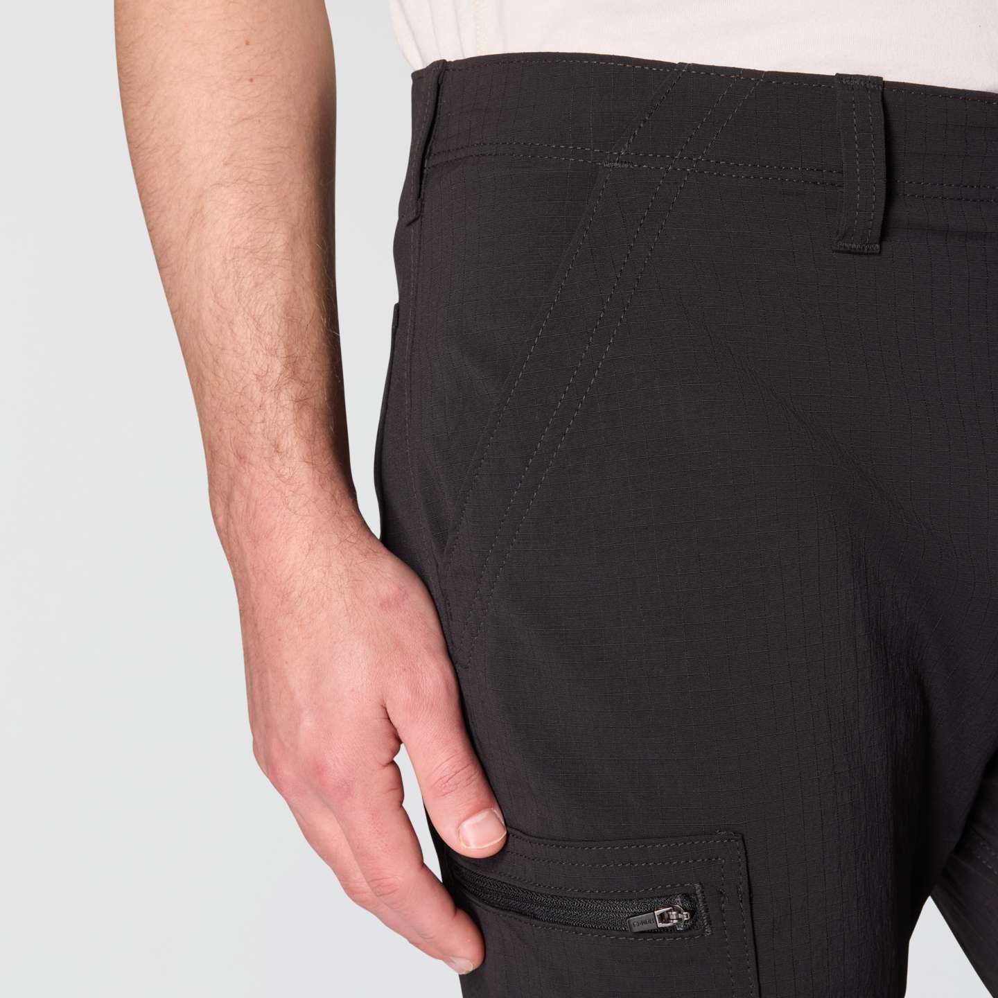 Мужские брюки Carhartt Relaxed Tapered Force Ripstop Cargo Pant, цвет: Чёрный — фото 3