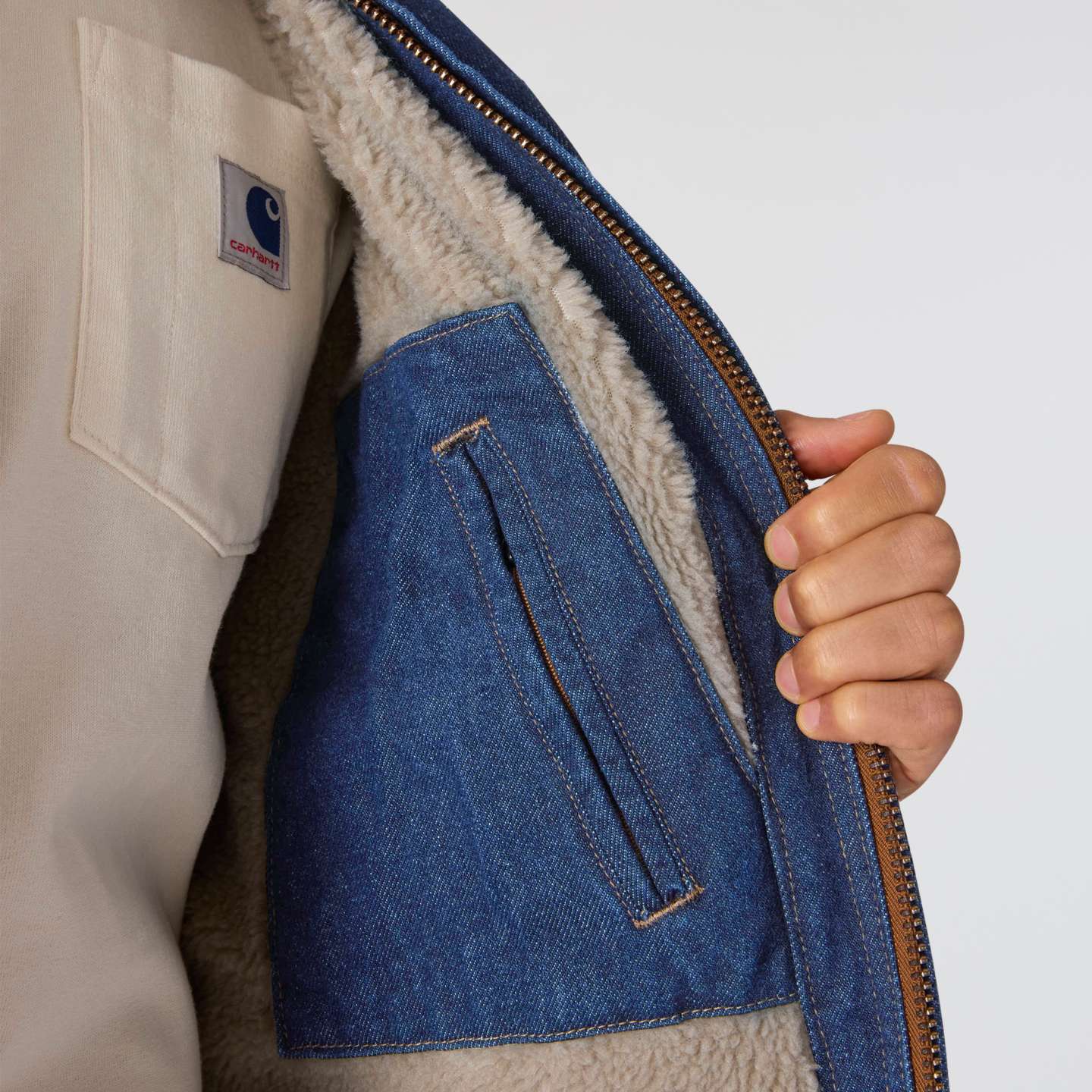 Мужская куртка Carhartt Crafted Series Denim Sherpa Lined Chore, цвет: Тёмный индиго — фото 6