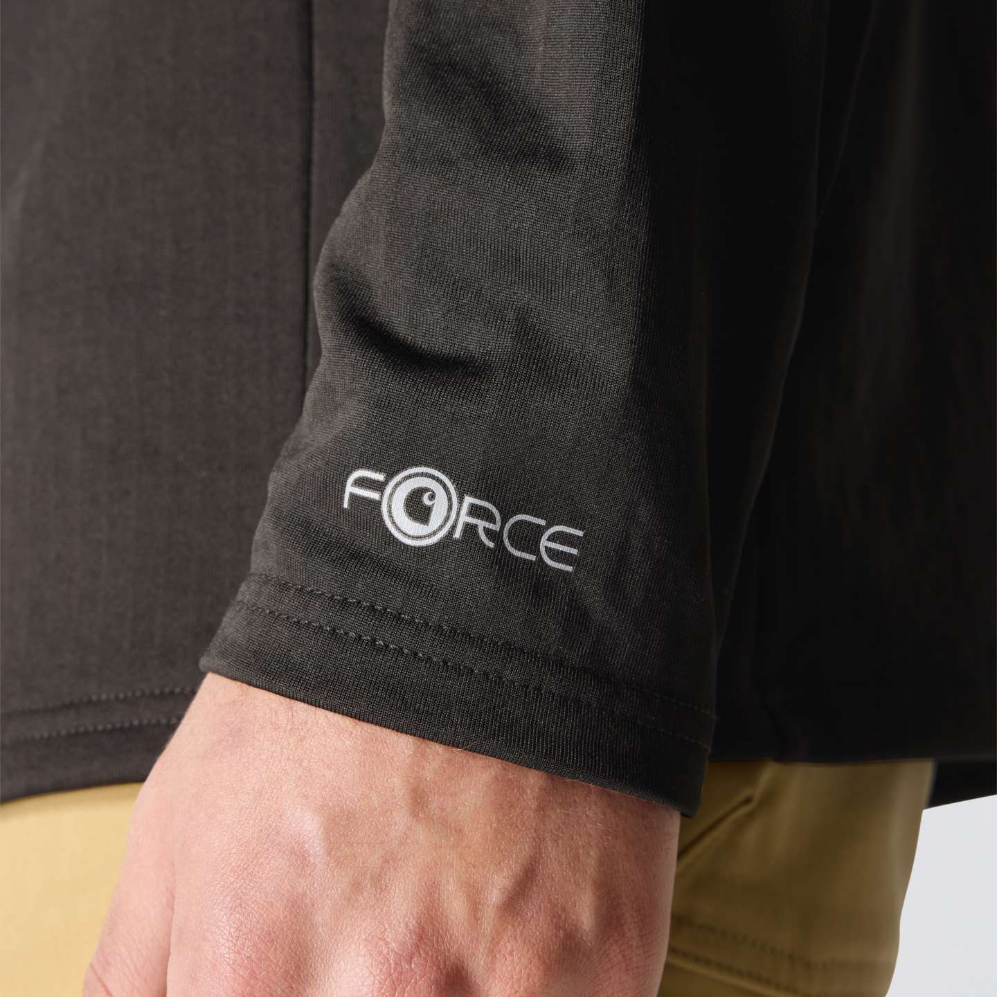 Мужское худи Carhartt Force Ironwood Relaxed 1/2-Zip, цвет: Чёрный — фото 6