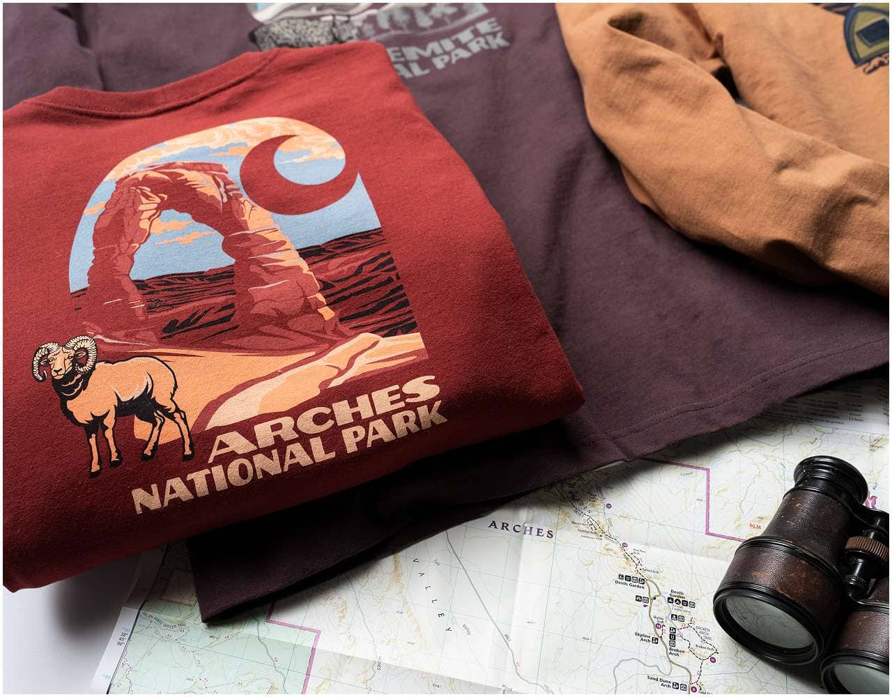 Loose Fit Heavyweight Long-Sleeve Arches National Park Graphic T-Shirt