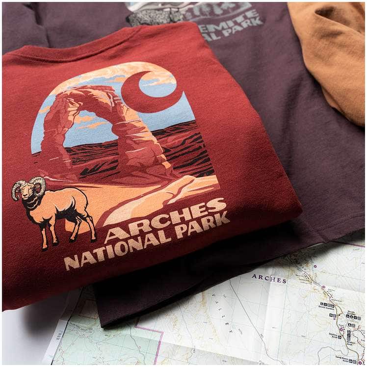 Loose Fit Heavyweight Long-Sleeve Arches National Park Graphic T-Shirt