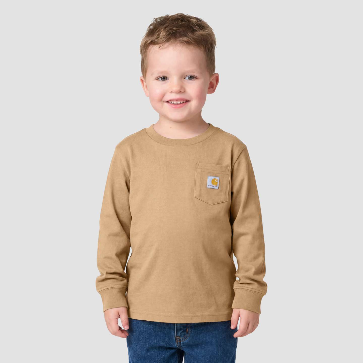Футболка Carhartt Long Sleeve Duck Camo Dog Pocket для мальчиков, цвет: Песчаниковый — фото 4