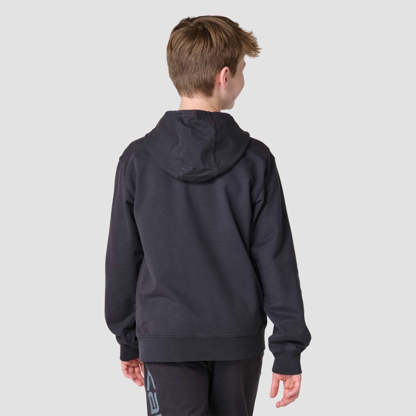 Худи Carhartt Long Sleeve Garment Dyed Hooded Sweatshirt (Child/Youth) для мальчиков, цвет: Потёртый чёрный — фото 3