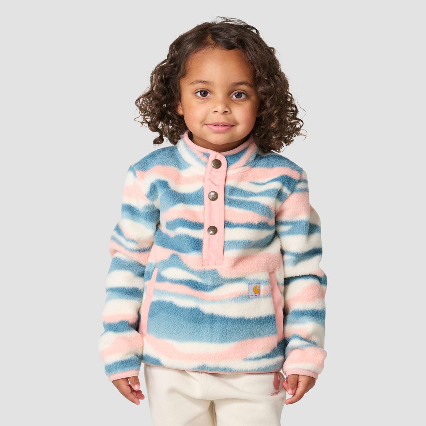 Толстовка Carhartt Long Sleeve Fleece Quarter-Snap Printed для девочек, цвет: Меловой — фото 2