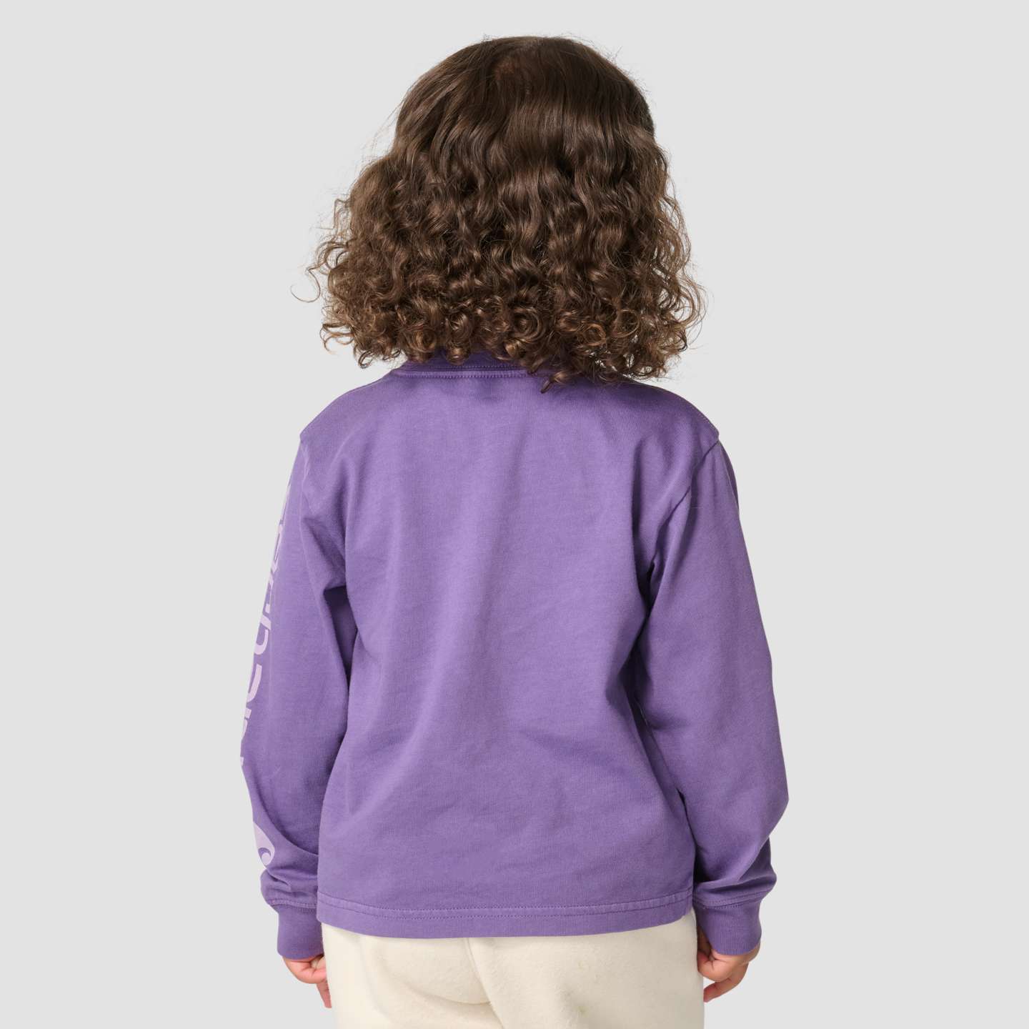Футболка Carhartt Long Sleeve Garment Dyed Pocket для девочек, цвет: Виноградный — фото 4