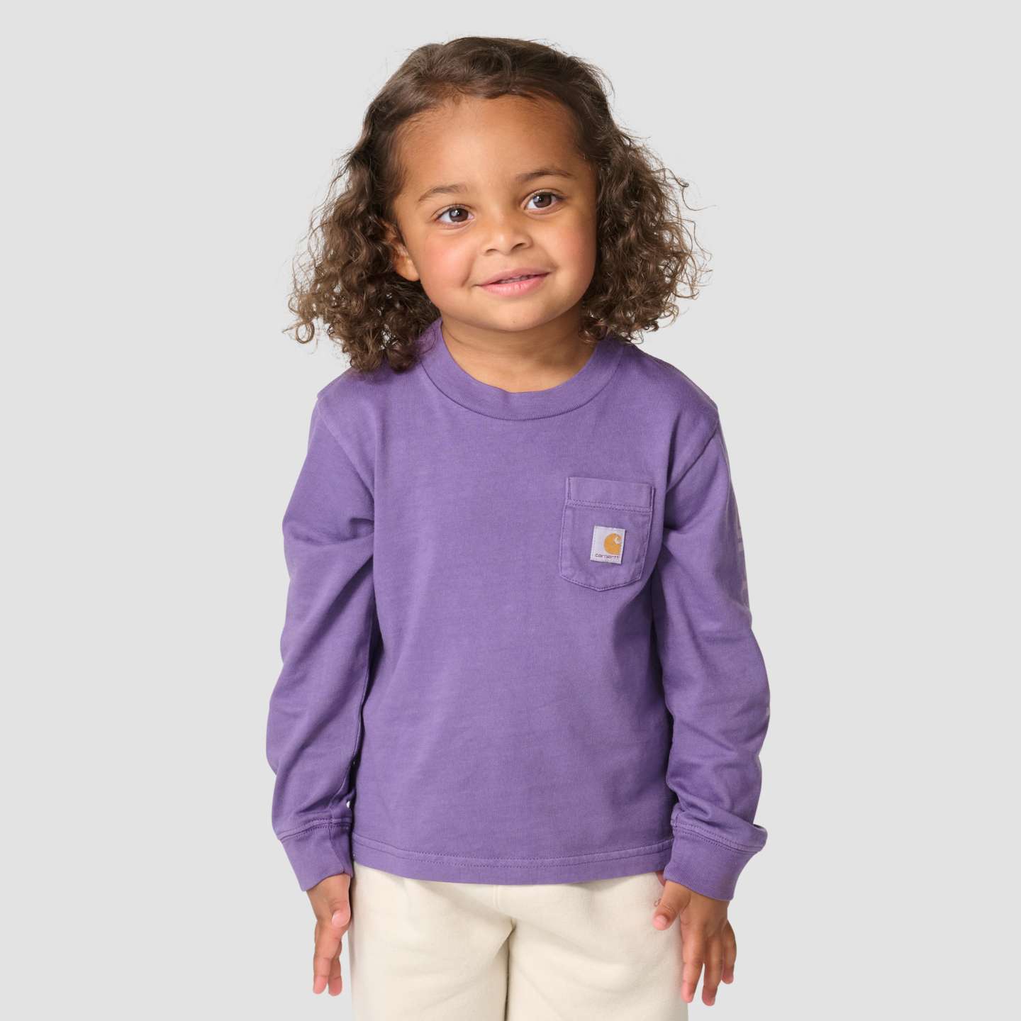 Футболка Carhartt Long Sleeve Garment Dyed Pocket для девочек, цвет: Виноградный — фото 2