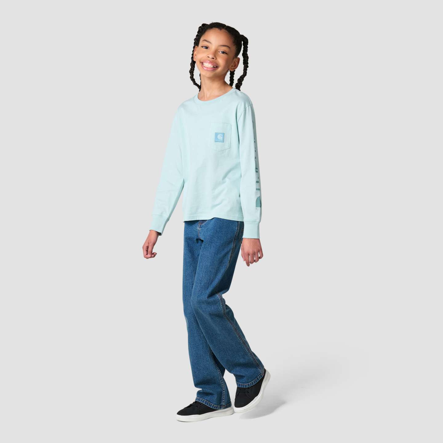 Футболка Carhartt Long Sleeve Tonal Patch Pocket для девочек, цвет: Синий мглистый — фото 5