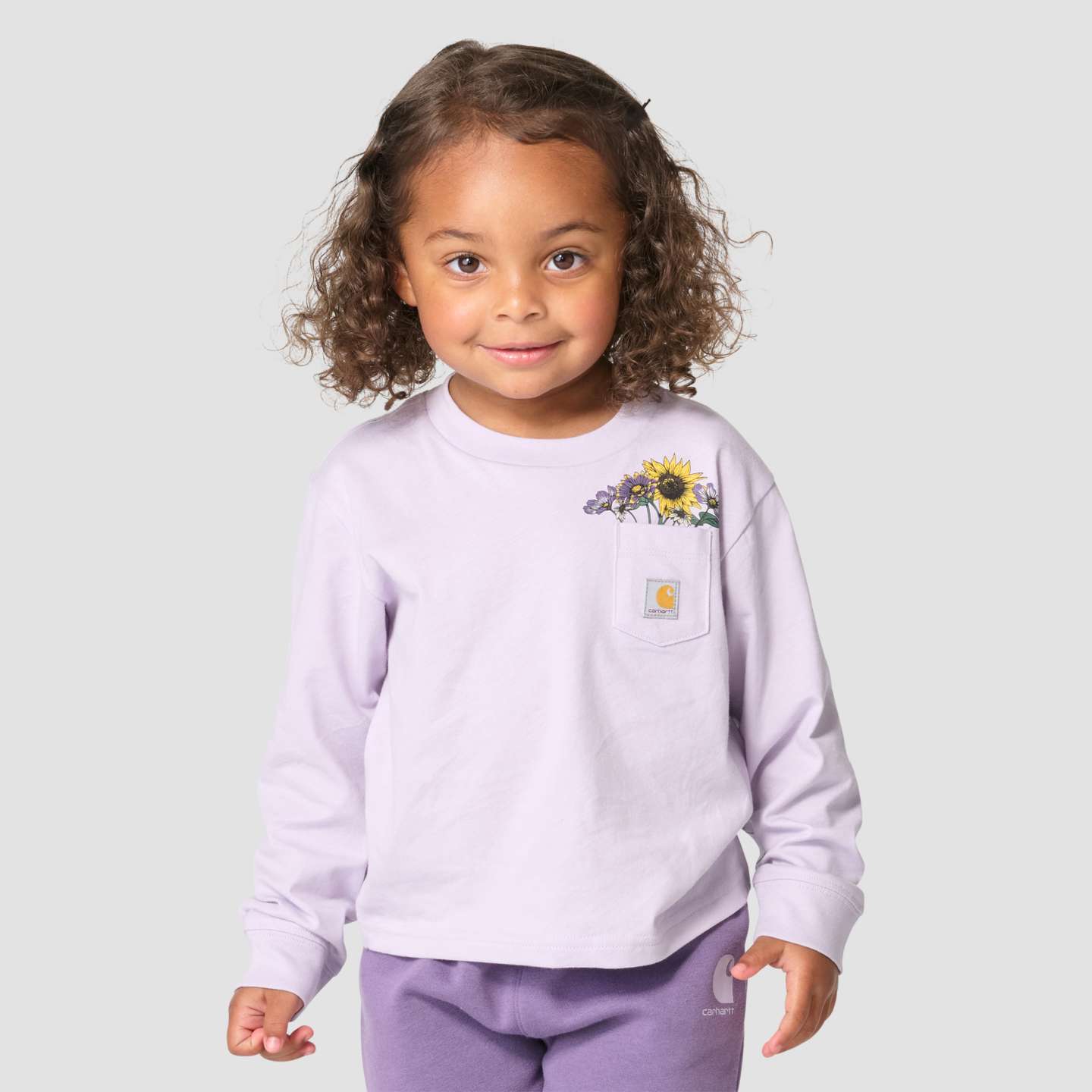 Футболка Carhartt Long Sleeve Floral Pocket для девочек, цвет: Сиреневый мглистый — фото 2