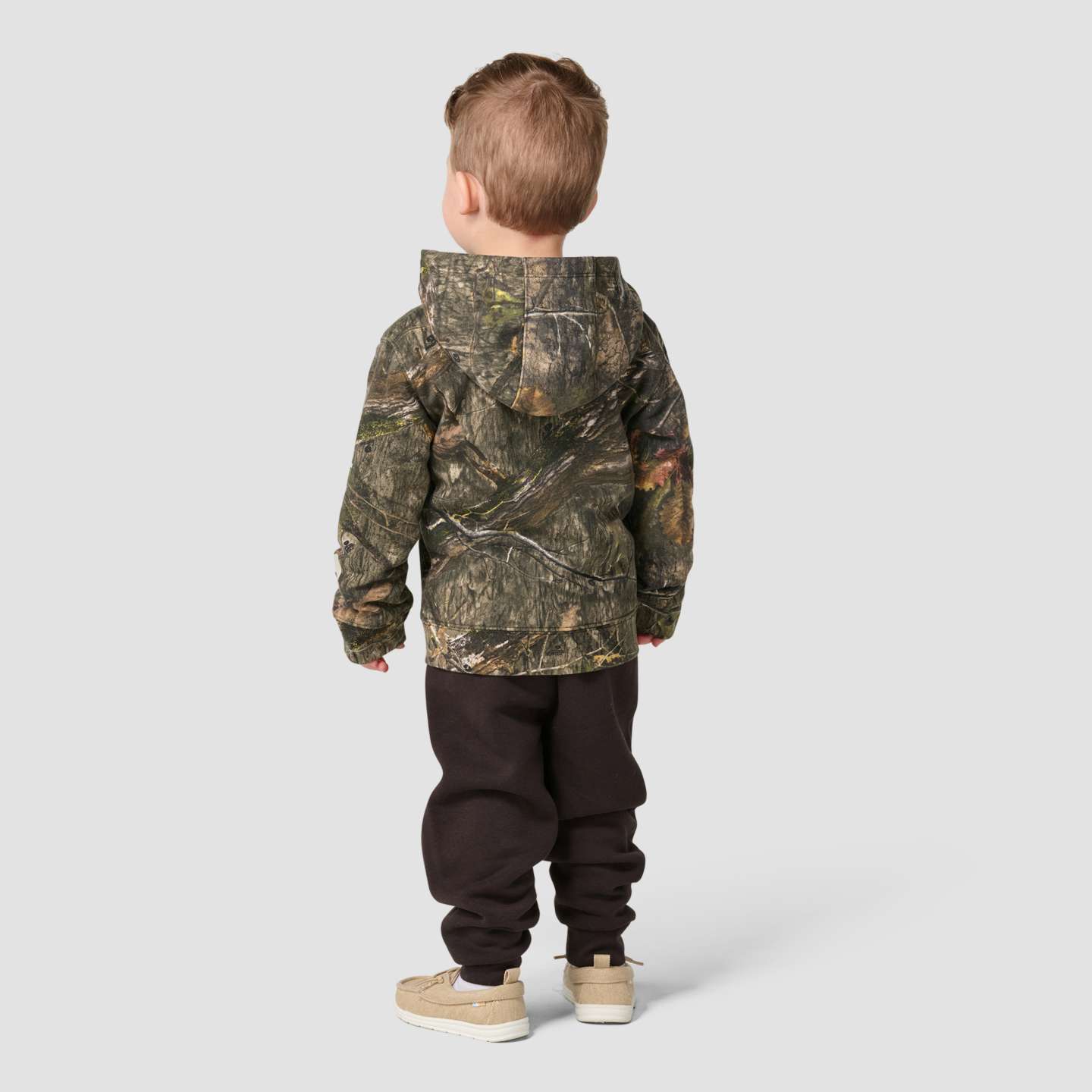 Комплект Carhartt 3-Piece Long Sleeve T-Shirt, Full-Zip Hooded Camo Jacket & Fleece Pant Set для мальчиков-малышей, цвет: Коричневый — фото 3