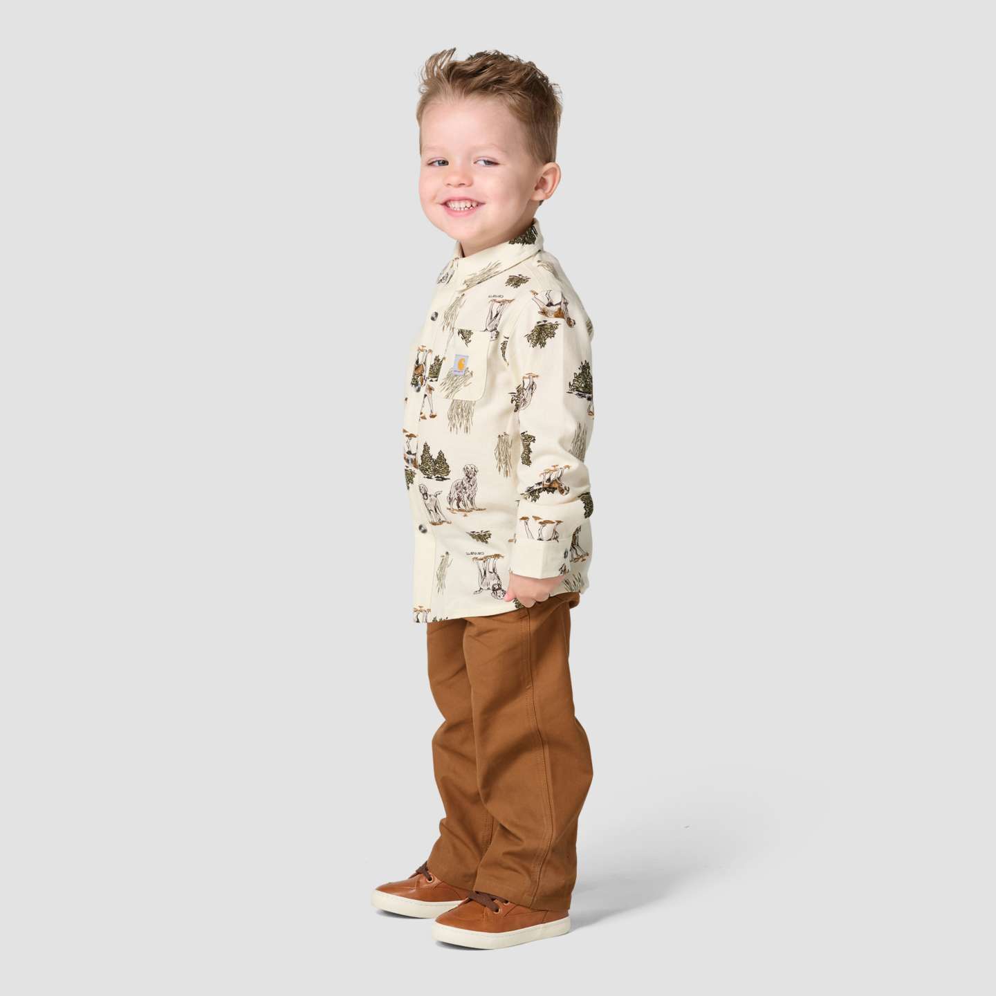 Комплект Carhartt 2-Piece Long Sleeve Printed Flannel Shirt & Elastic Waistband Canvas Pant Set для мальчиков-малышей, цвет: Коричневый — фото 4