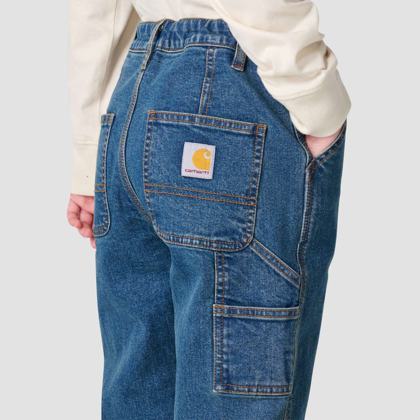 Джинсы Carhartt Adjustable Waistband Essential Work Jean (Child/Youth) для девочек, цвет: Джинсовая средняя варка — фото 5